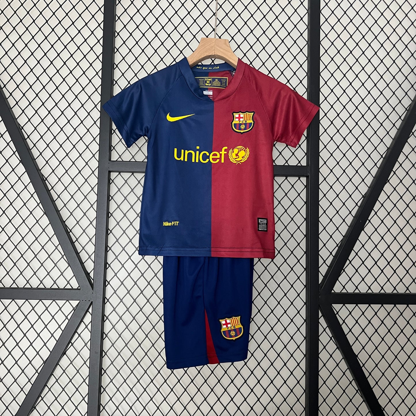 Barcelona Home 08/09