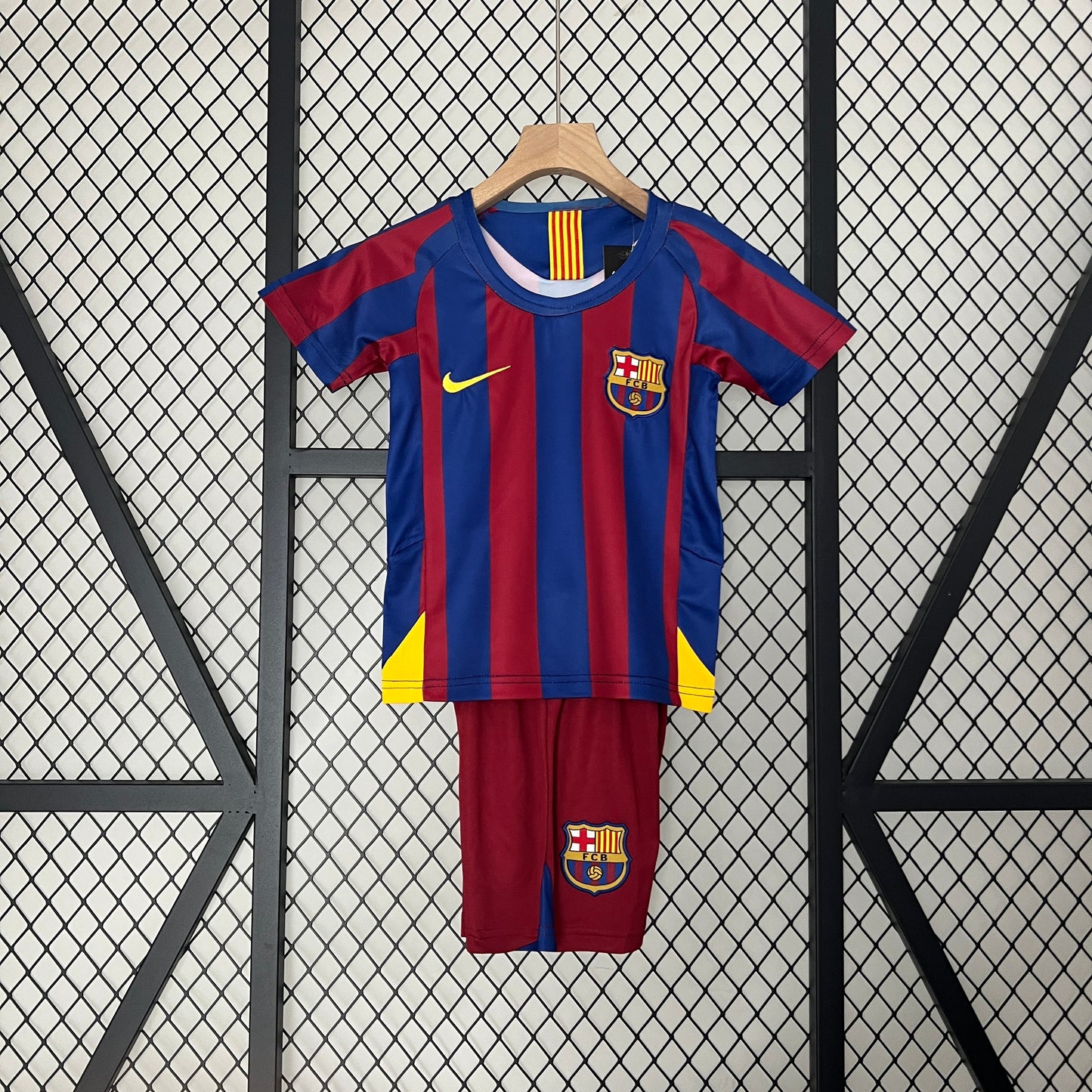 Barcelona Home 05/06