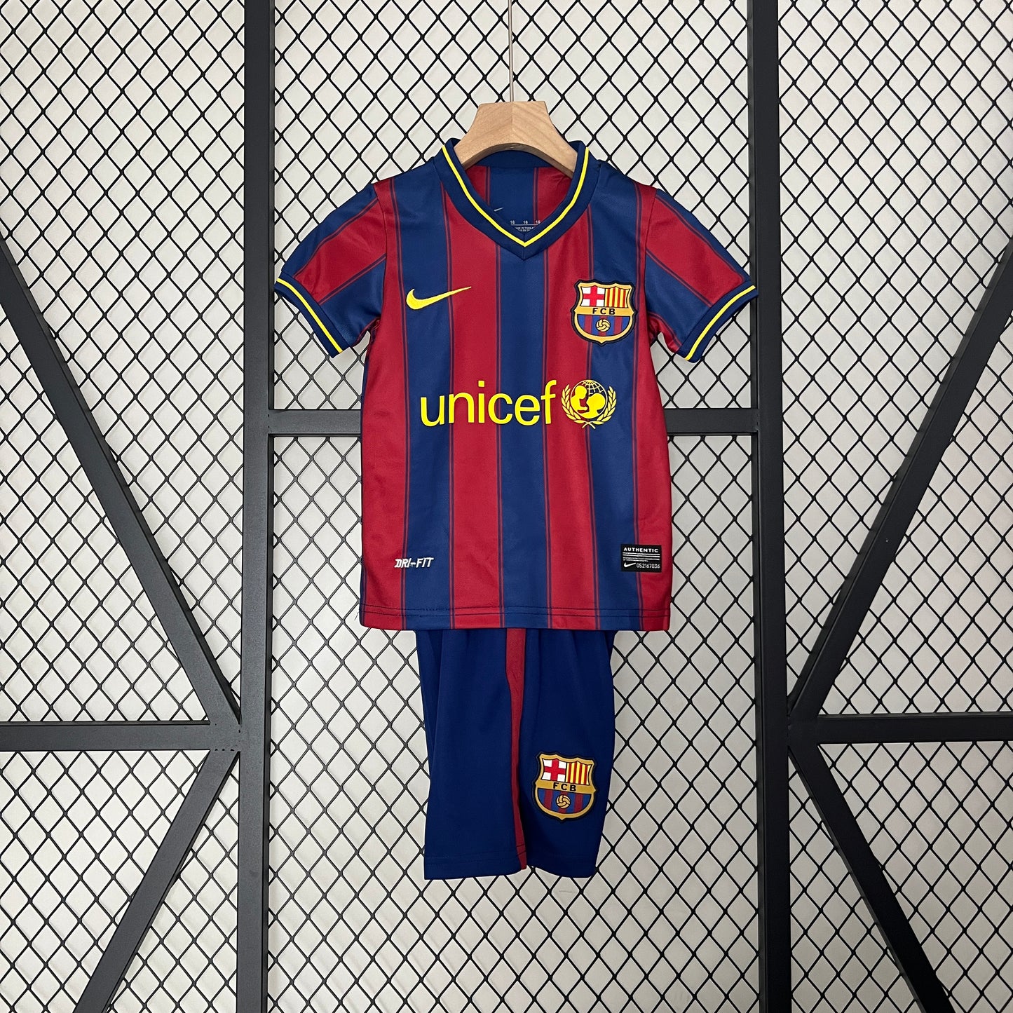 Barcelona Home 09/10