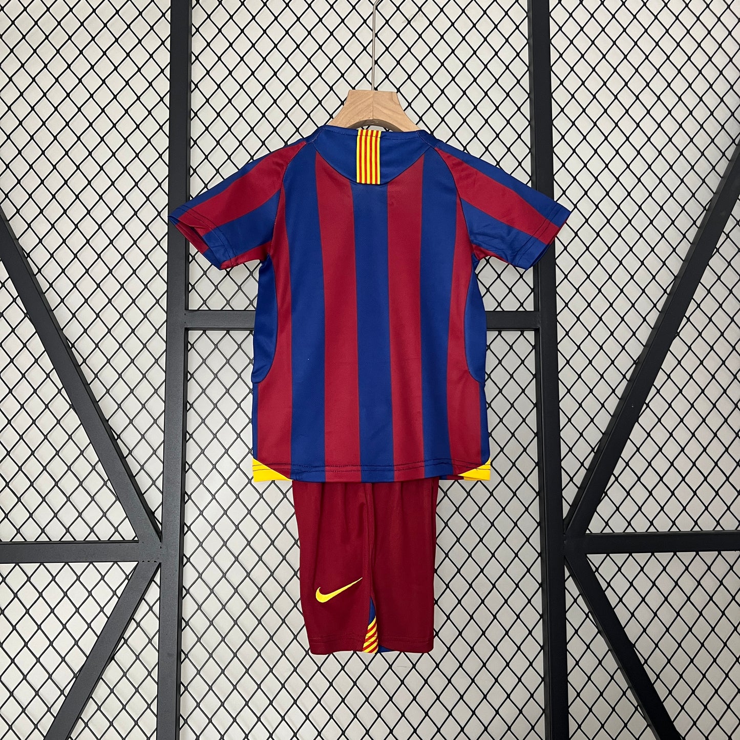 Barcelona Home 05/06